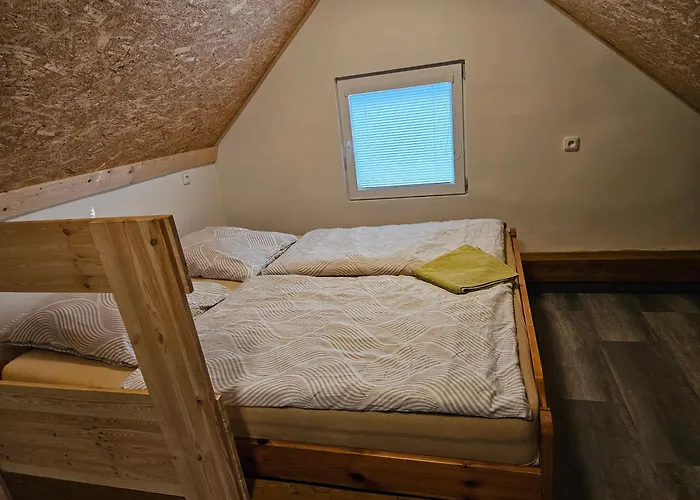 Baracek, Baraque Apartman *